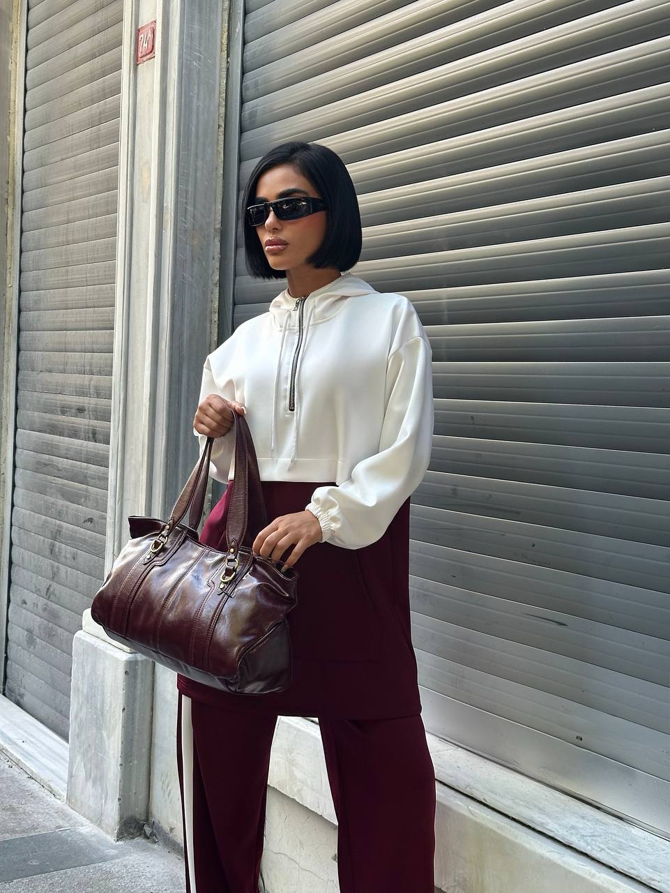 The Contrast Line Set